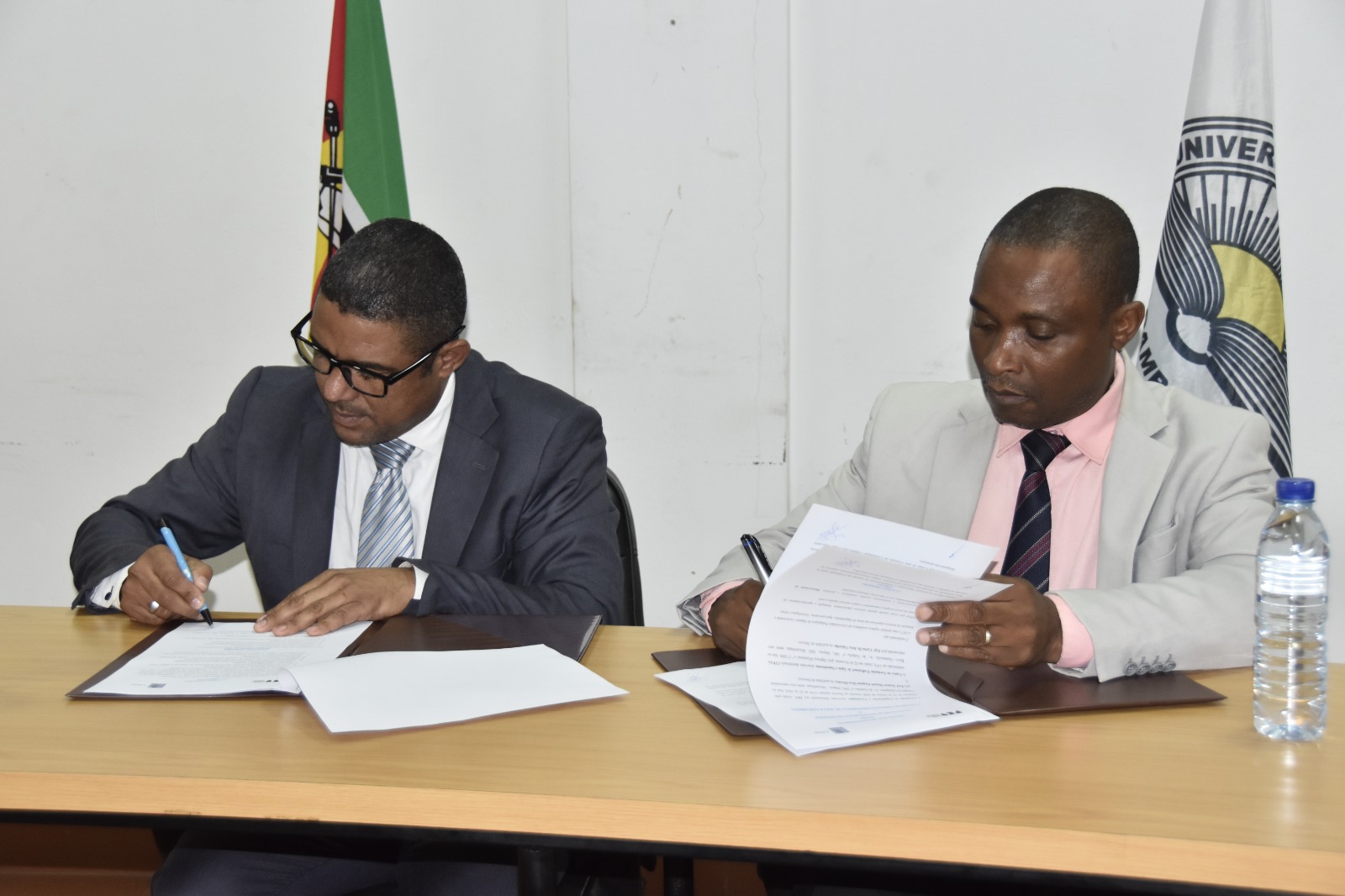 UP-Maputo Assina Memorando entre FET e CFPAS: Estudantes de Engenharias da UPM Vão Usar Laboratórios do Centro de Formação Profissional da Água e Saneamento