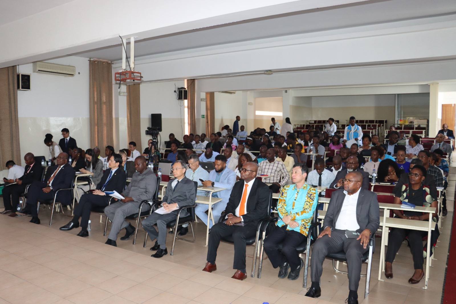 Japão e UP-Maputo Buscam Formas de Melhorar o Ensino de Matemática e Ciências Naturais em Moçambique
