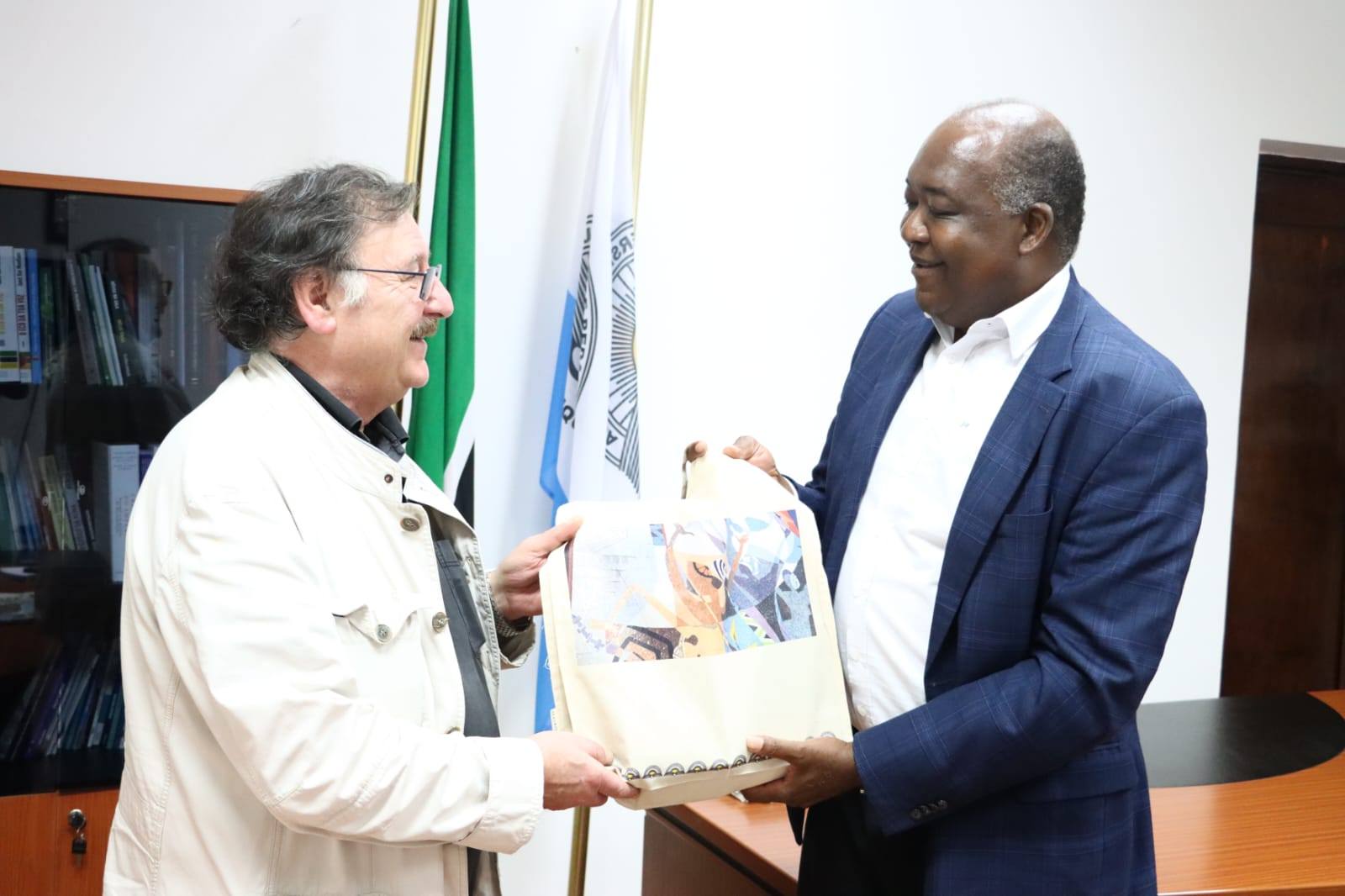 Consul_Torino_UPMaputo_3.jpg